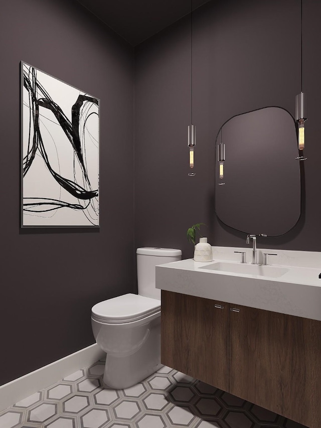 1039 Alexander St, Houston, TX 77008 - bathroom with toilet and vanity