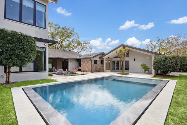 5686 Bayou Glen Rd, Houston, TX 77056 - swimming pool with a patio and a lawn