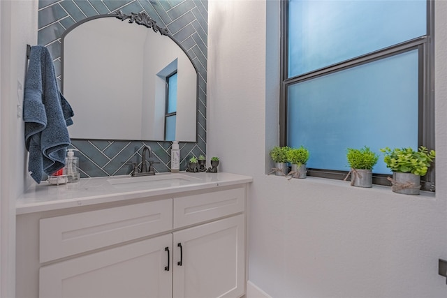 406 Fenn St Unit A, Houston, TX 77018 - bathroom with tasteful backsplash and vanity