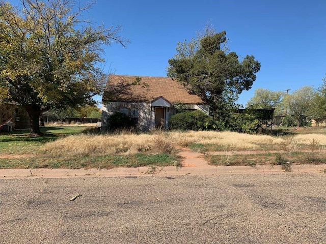 817 Miller Ave, Spur, TX 79370 - photo 2