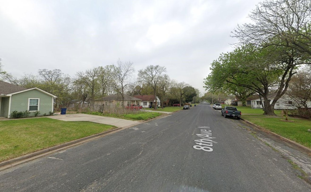 211 8th Ave N, Texas City, TX 77590 - photo 1