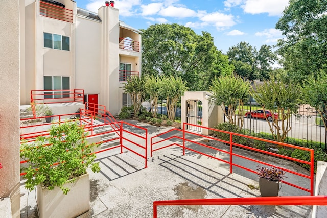 2100 Huldy St Unit 4, Houston, TX 77019 - view of community featuring fence and a gate