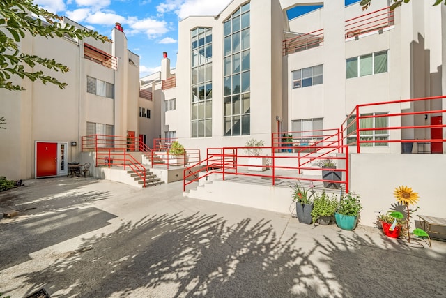 2100 Huldy St Unit 4, Houston, TX 77019 - view of patio