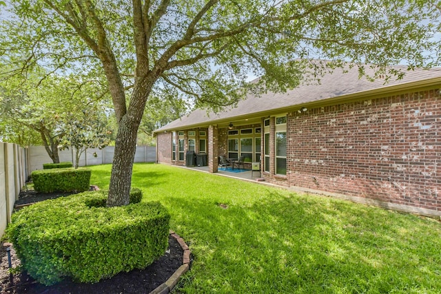 2103 Matagorda Ln, Friendswood, TX 77546 - view of yard with a patio