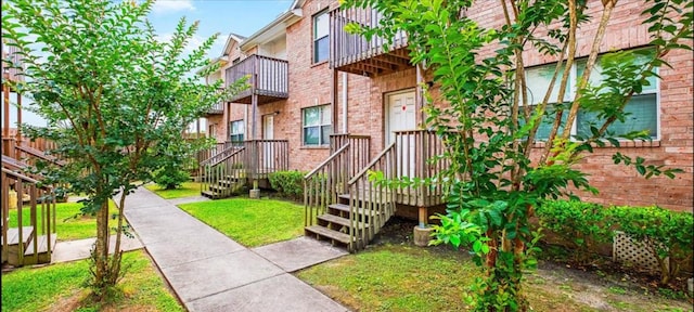 11905 Algonquin Dr Unit 10, Houston, TX 77089 - surrounding community featuring a lawn