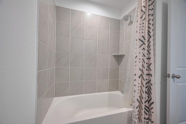5422 Evergreen Heights Ln, Spring, TX 77373 - full bathroom with shower / tub combo with curtain