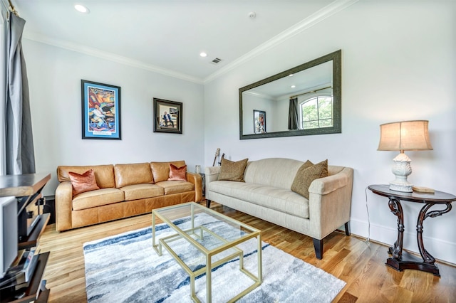 7119 Janet St, Houston, TX 77055 - living area featuring wood finished floors, ornamental molding, baseboards, and recessed lighting