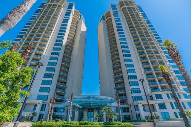 801 E Beach Dr Unit Tw2008, Galveston, TX 77550 - view of apartment building / complex