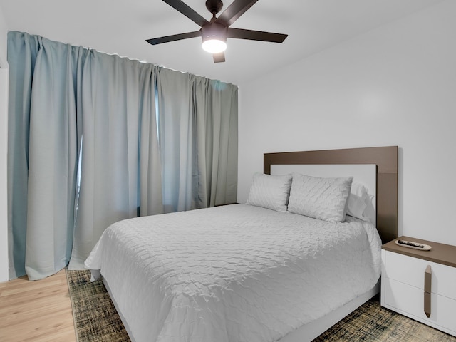 507 Patricia, San Antonio, TX 78216 - bedroom with wood finished floors and ceiling fan