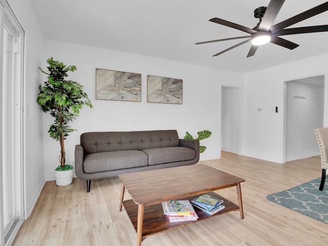 507 Patricia, San Antonio, TX 78216 - living room featuring light wood-style flooring and a ceiling fan
