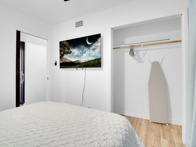 507 Patricia, San Antonio, TX 78216 - bedroom with light wood finished floors
