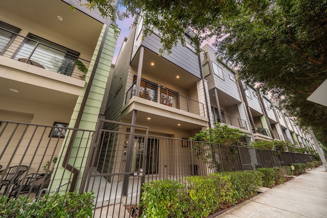 2705 St Emanuel St, Houston, TX 77004 - view of building exterior