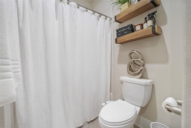 full bathroom with toilet