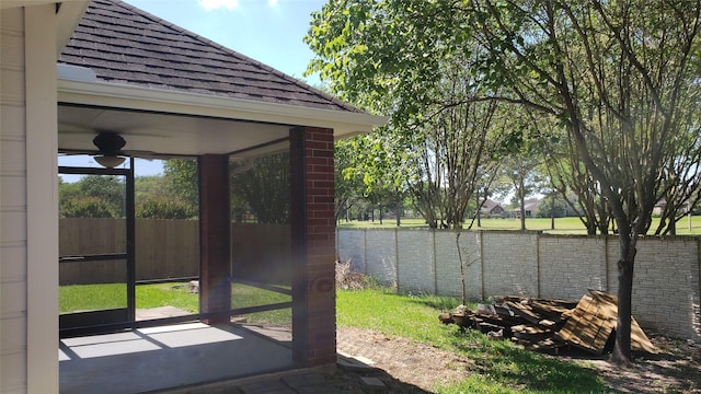 2727 N Larkspur Cir, Pearland, TX 77584 - water view featuring a fenced backyard