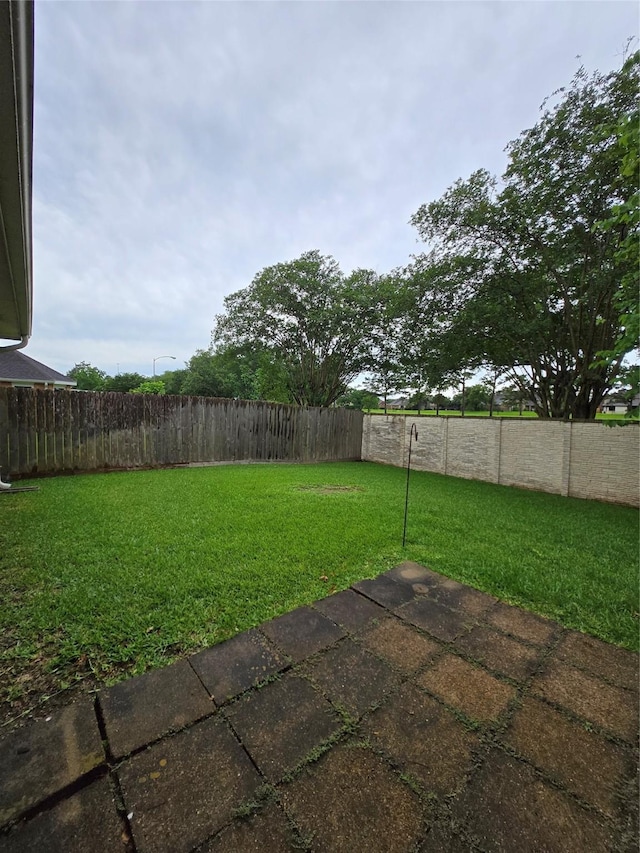 2727 N Larkspur Cir, Pearland, TX 77584 - view of fenced backyard
