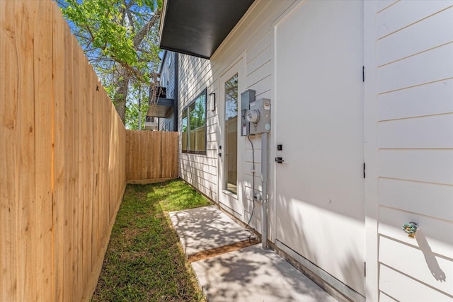 3912 Tulane St, Houston, TX 77018 - view of side of home featuring fence