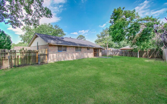 9502 Kell Cir, Houston, TX 77040 - view of yard