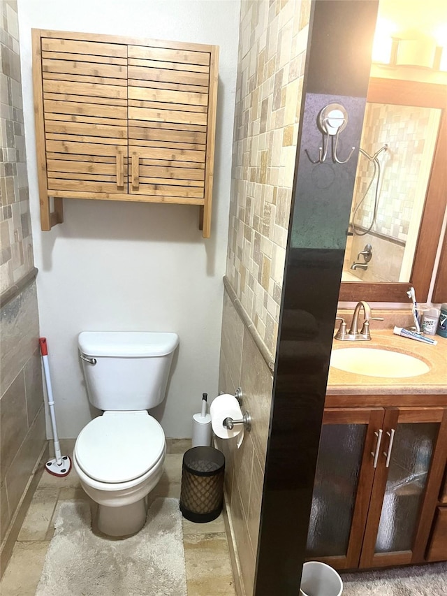 202 Golfview Dr, Normangee, TX 77871 - bathroom featuring toilet and vanity
