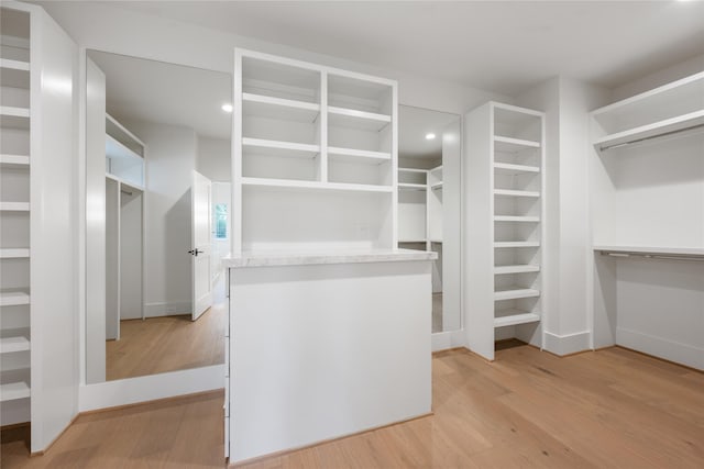 966 Lamonte Ln, Houston, TX 77018 - walk in closet featuring light wood finished floors