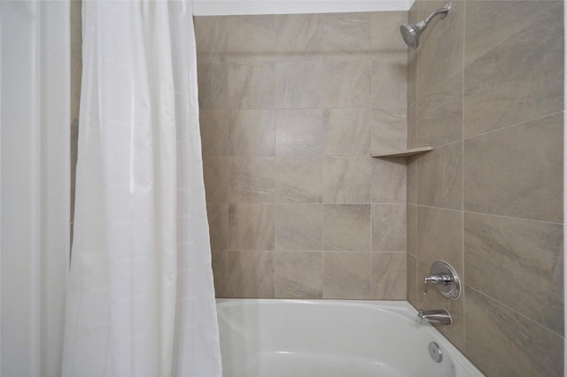 3622 Lannister Ln, Houston, TX 77055 - bathroom with shower / bath combo