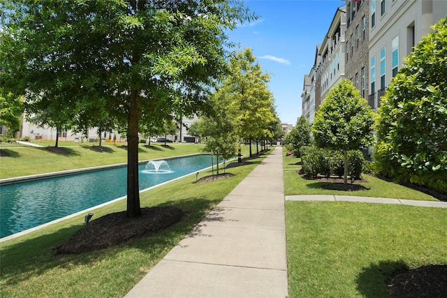 3622 Lannister Ln, Houston, TX 77055 - view of property's community with a yard