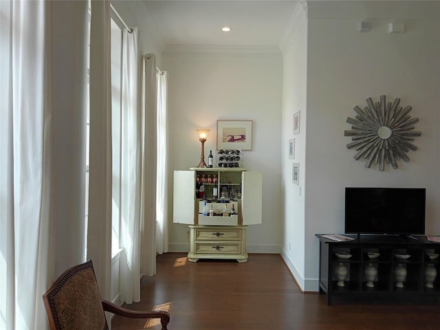3622 Lannister Ln, Houston, TX 77055 - sitting room with wood finished floors and crown molding