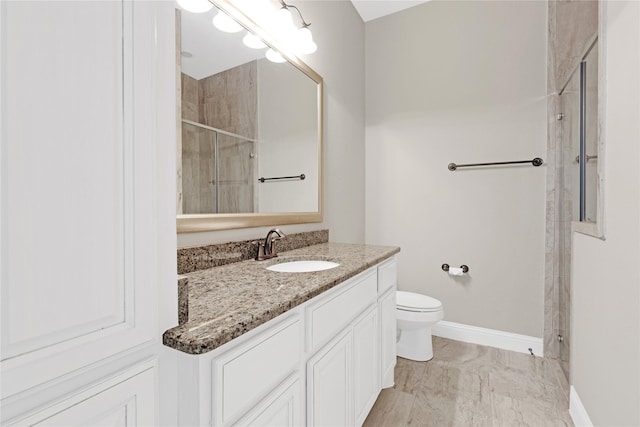 28116 Chuckwagon Trl, Magnolia, TX 77355 - bathroom featuring baseboards, a tile shower, toilet, and vanity