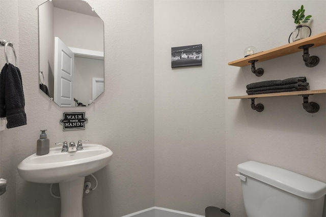 2510 Ocean Key Dr, Texas City, TX 77568 - half bathroom featuring toilet