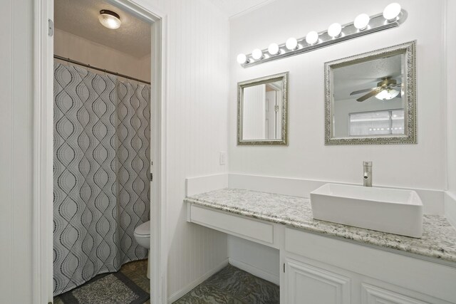 1926 Klauke Ct, Rosenberg, TX 77471 - full bath with toilet, vanity, a ceiling fan, and curtained shower
