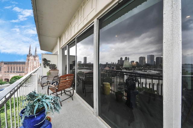 5050 Woodway Dr Unit 7L, Houston, TX 77056 - balcony featuring a view of city