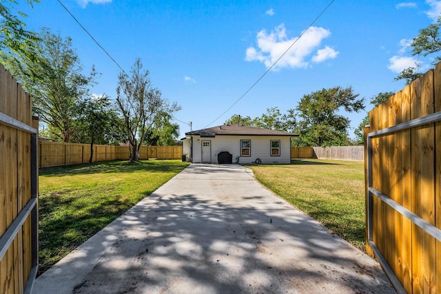 1314 W 4th St, Freeport, TX 77541 - view of front of home featuring a patio and concrete driveway