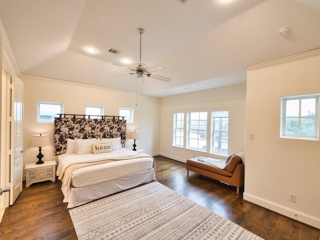 bedroom featuring baseboards, dark wood-style flooring, ceiling fan, and recessed lighting