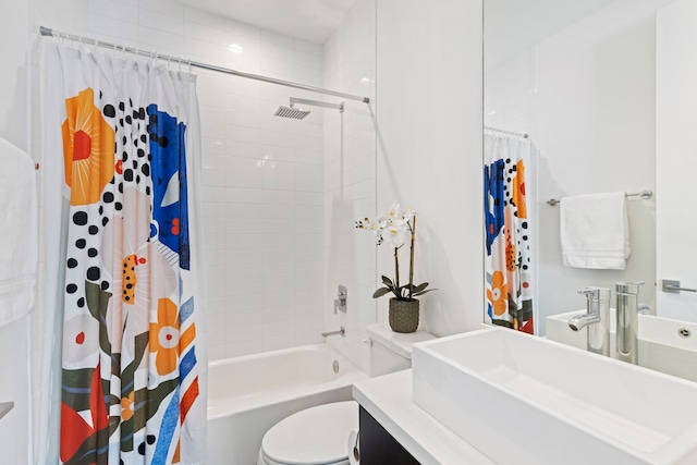910 W 19th St Unit A, Houston, TX 77008 - bathroom with toilet, vanity, and shower / bath combo