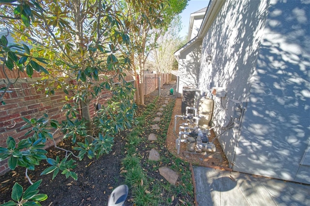 910 Peachwood Bend Dr, Houston, TX 77077 - view of fenced backyard
