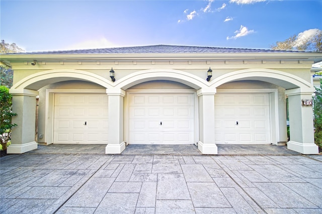 910 Peachwood Bend Dr, Houston, TX 77077 - view of garage