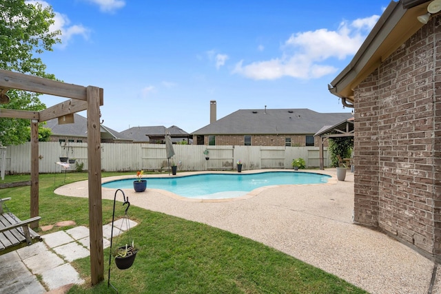 326 Lake Rim Dr, Rosenberg, TX 77469 - view of pool with a patio