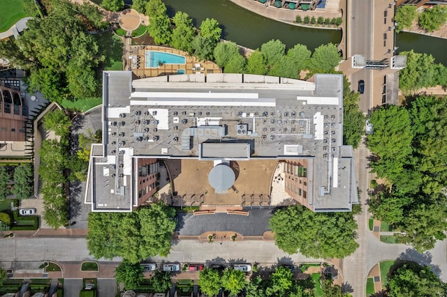 1 Waterway Ct Unit 4B, The Woodlands, TX 77380 - aerial overview of property's location with a large body of water