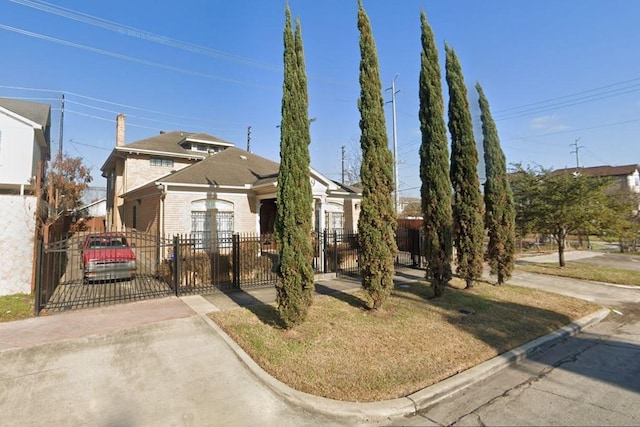 2709 Blodgett St, Houston, TX 77004 - bungalow-style house with a gate and a fenced front yard