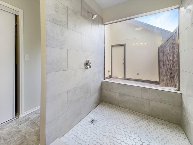 1409 Roosevelt Dr, Deer Park, TX 77536 - full bath featuring tiled shower
