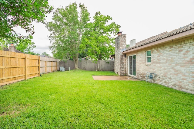 5935 Caruso Forest Dr, Houston, TX 77088 - view of yard with a patio area