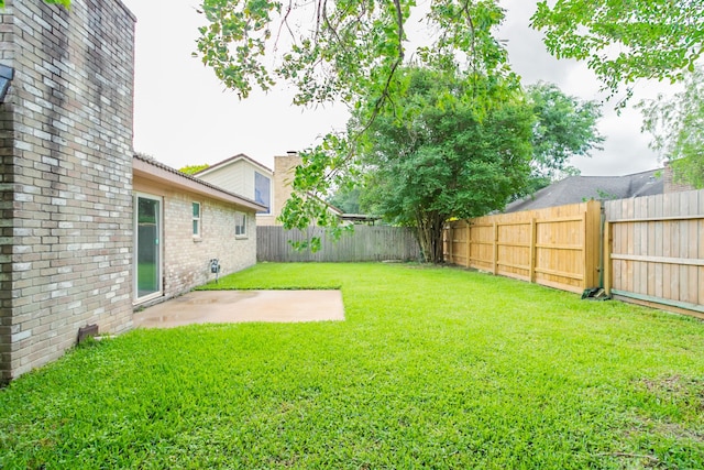 5935 Caruso Forest Dr, Houston, TX 77088 - view of yard featuring a patio