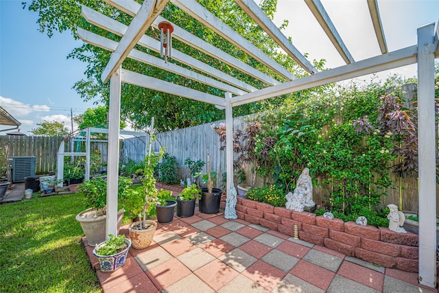 view of patio featuring a pergola