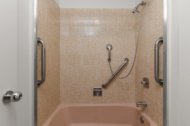 full bath with tub / shower combination