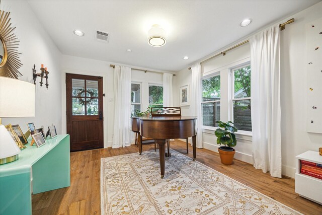 741 E 13th 1/2 St, Houston, TX 77008 - foyer featuring wood finished floors and recessed lighting