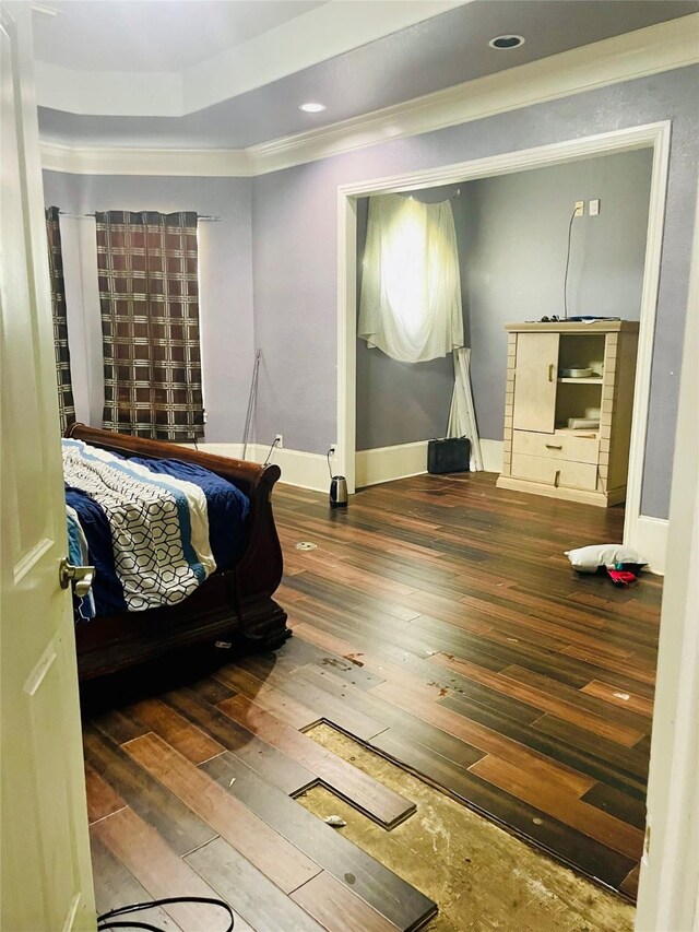 8930 Water Crest Trl, Richmond, TX 77469 - bedroom featuring hardwood / wood-style flooring, ornamental molding, baseboards, and recessed lighting