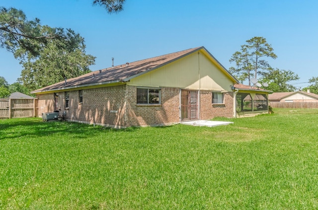 9118 Nyssa St, Houston, TX 77078 - back of property with brick siding
