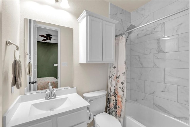 2321 Vineyard Terrace Ln, League City, TX 77573 - full bath with vanity, shower / bath combo with shower curtain, toilet, and a textured wall