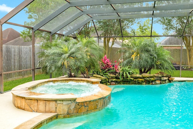 106 Arrowhead Dr, Lake Jackson, TX 77566 - view of swimming pool featuring fence and a lanai