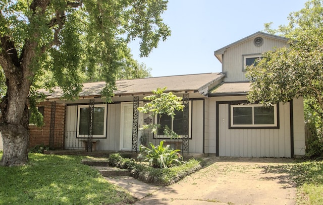 804 S Chappell Hill St, Brenham, TX 77833 - view of front of house