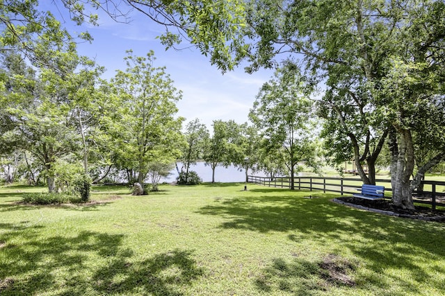309 Kings Hl, Palacios, TX 77465 - view of yard